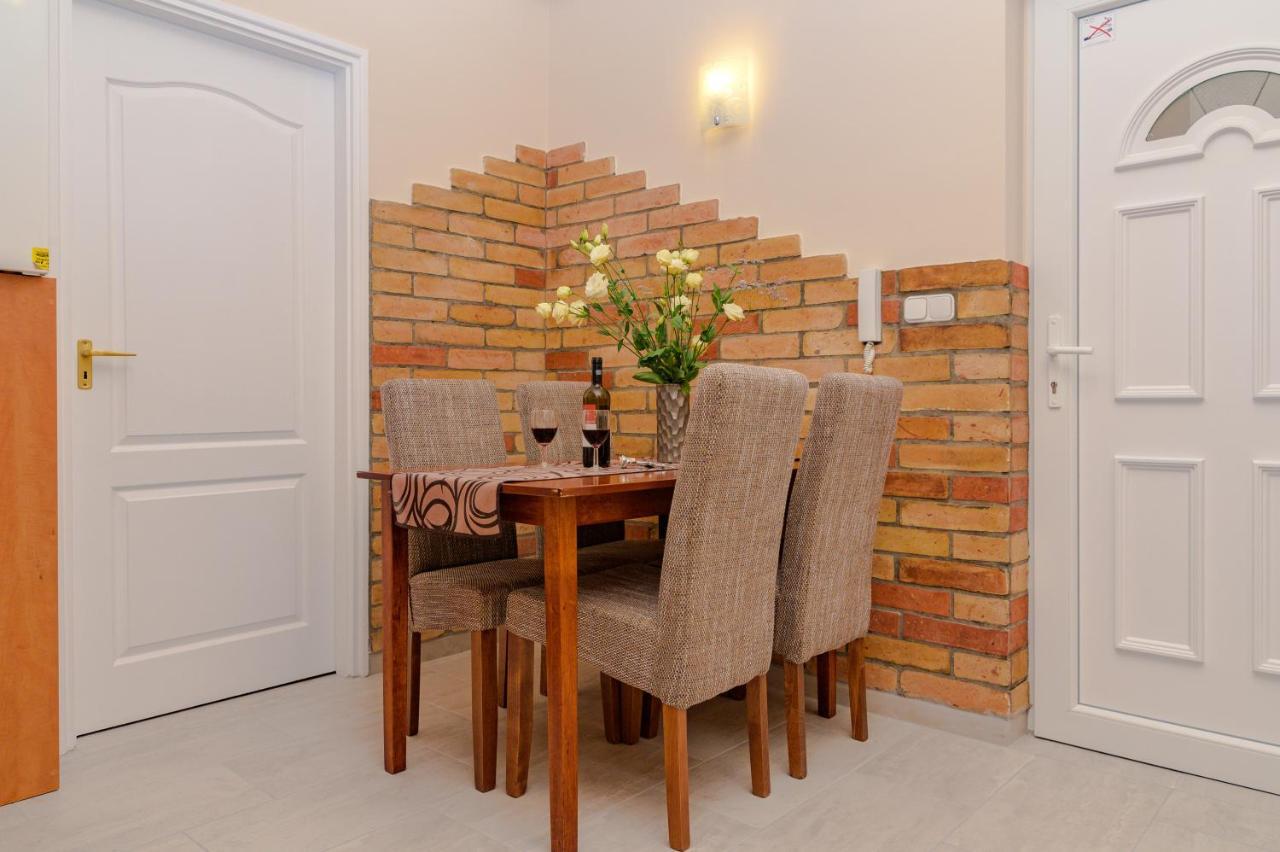 Illes Apartmanok Ii. Hajduszoboszlo Exterior foto