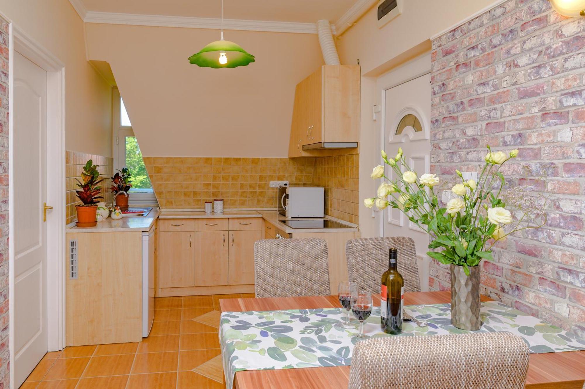 Illes Apartmanok Ii. Hajduszoboszlo Exterior foto