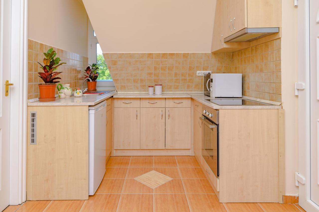Illes Apartmanok Ii. Hajduszoboszlo Exterior foto