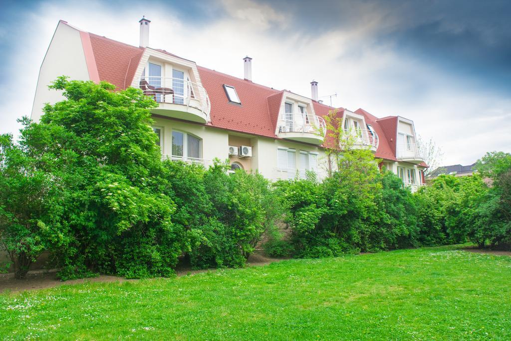 Illes Apartmanok Ii. Hajduszoboszlo Exterior foto
